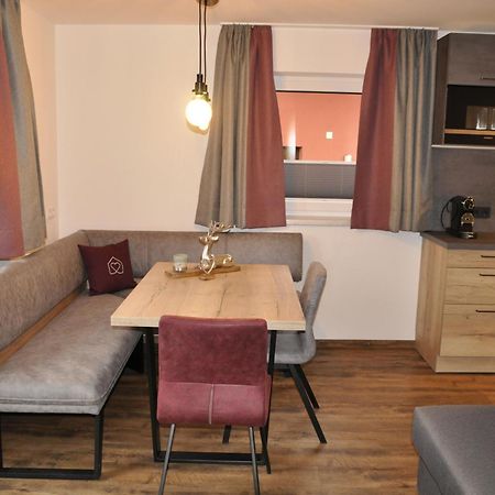 Herzis Appartements Wagrain Habitación foto